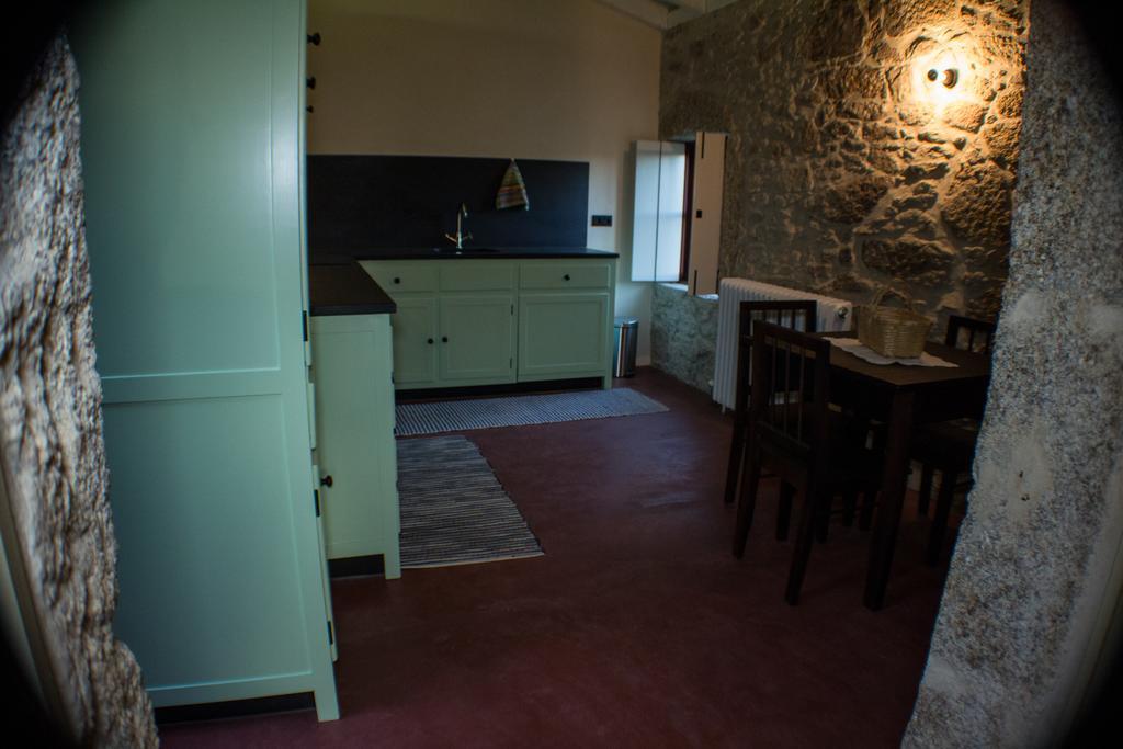 Casas Dos Avos Guest House Vale de Cambra Room photo