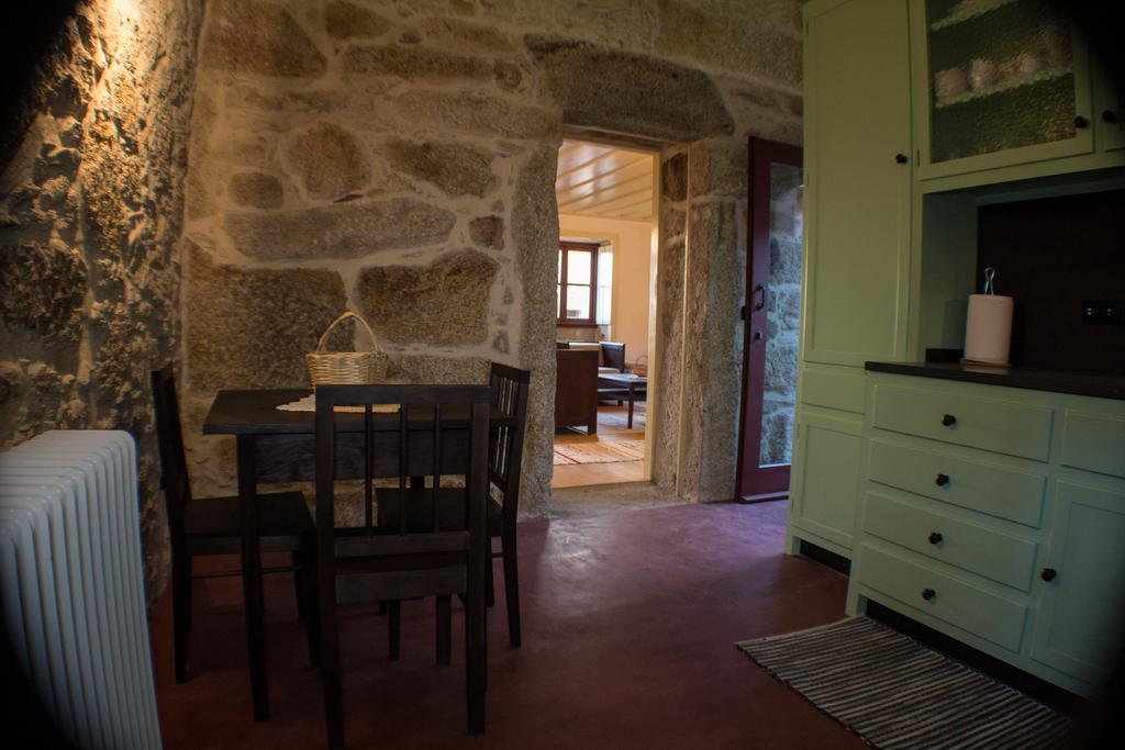 Casas Dos Avos Guest House Vale de Cambra Room photo