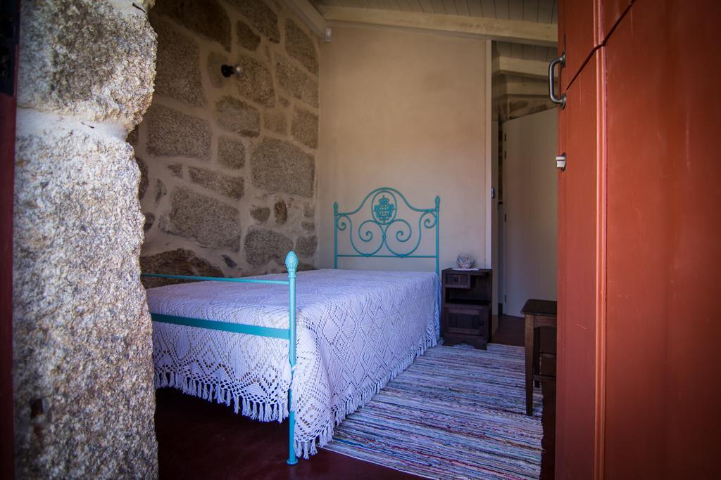 Casas Dos Avos Guest House Vale de Cambra Room photo