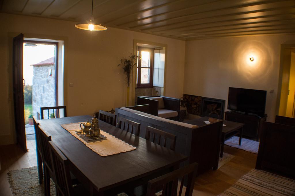 Casas Dos Avos Guest House Vale de Cambra Room photo
